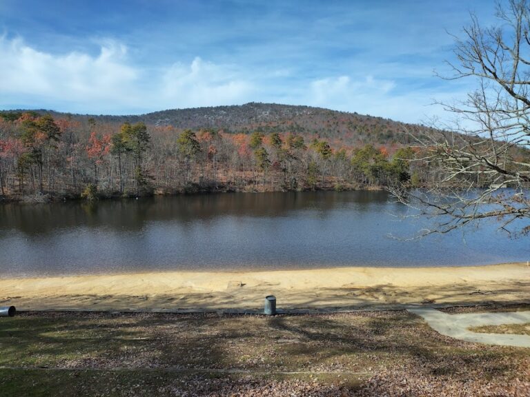 HangingRockLake 768x576
