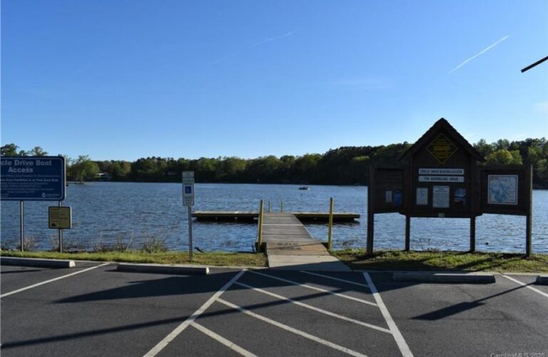 Badin Lake (Circle Drive Boat Ramp)